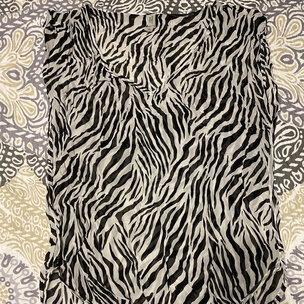 Victoria’s Secret sheer swimsuit coverup